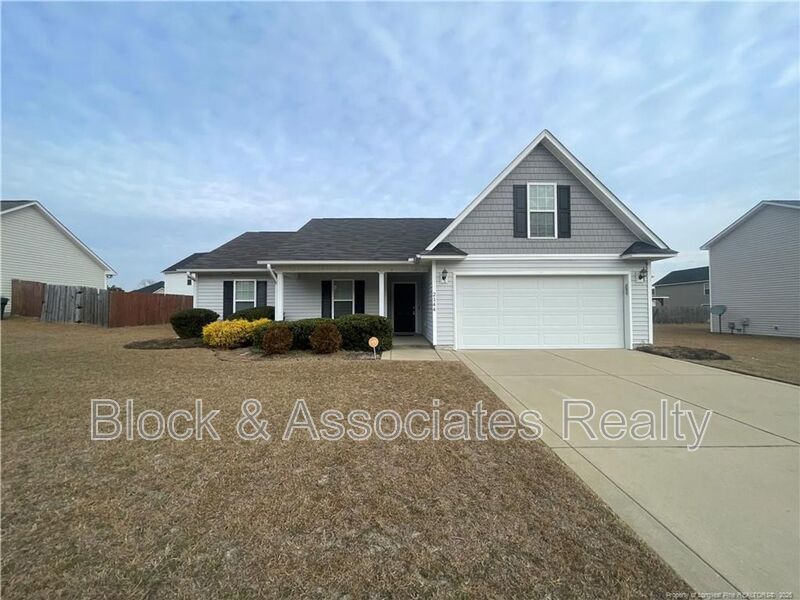 Hope Mills House: 2144 Saint Nicholas Drive