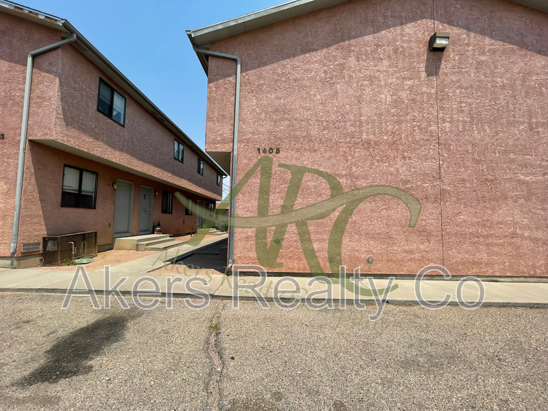 Pueblo Townhome: 1405 E 19th St