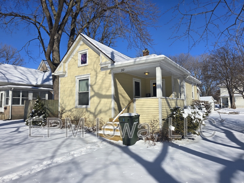 Waterloo House: 212 Randall Street