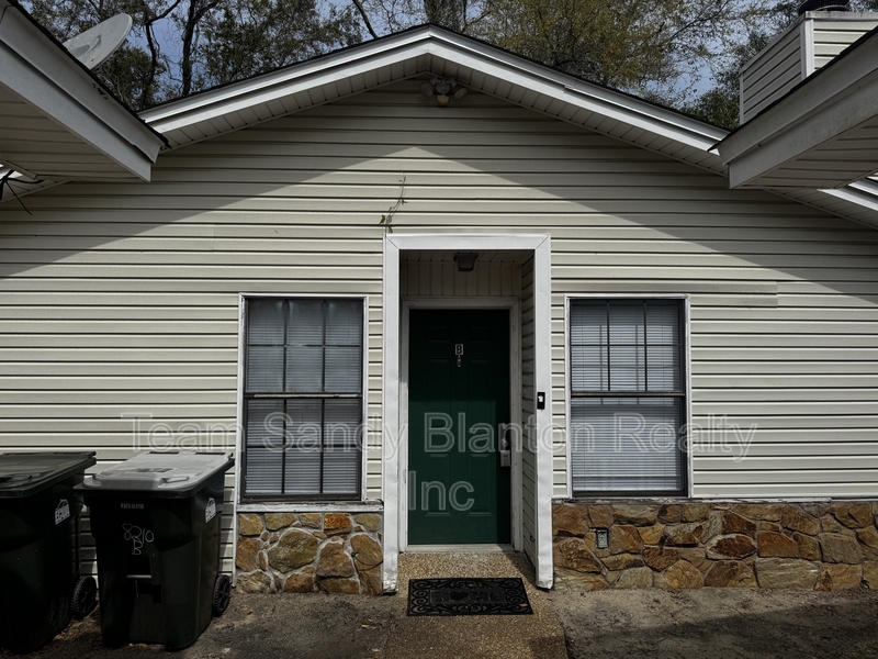 Pensacola House: 8210 Kipling St.