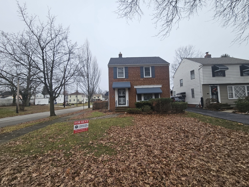 Cleveland House: 17216 Talford Avenue