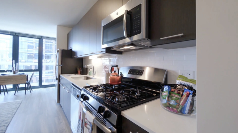 chicago Condo: 661 N La Salle Dr