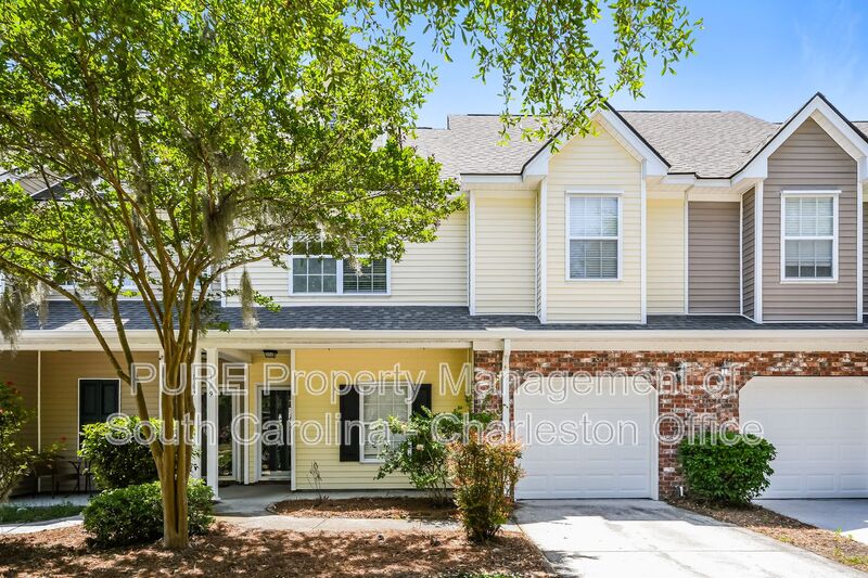 Charleston House: 169 Dorothy Dr