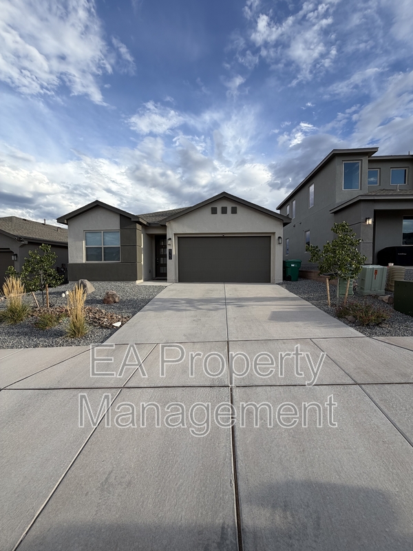 Rio Rancho House: 6742 Clayton Dr NE