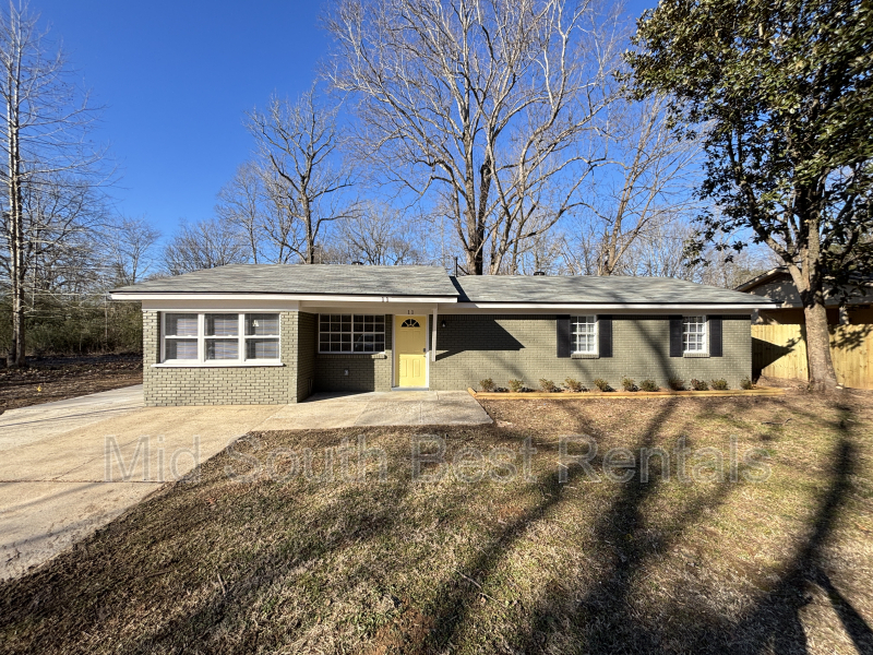 Sherwood House: 11 Aloha Cir