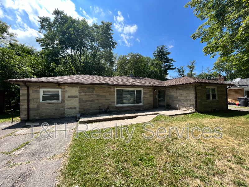 Anderson House: 1607 Costello Drive