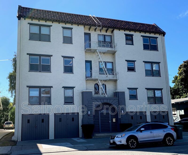 Oakland House: 507 Forest Street