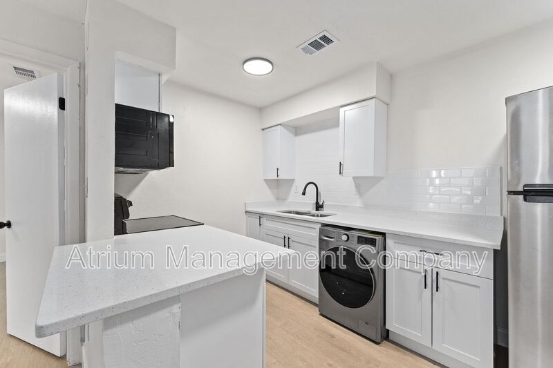 Gainesville House: 1220 NW 12th Street