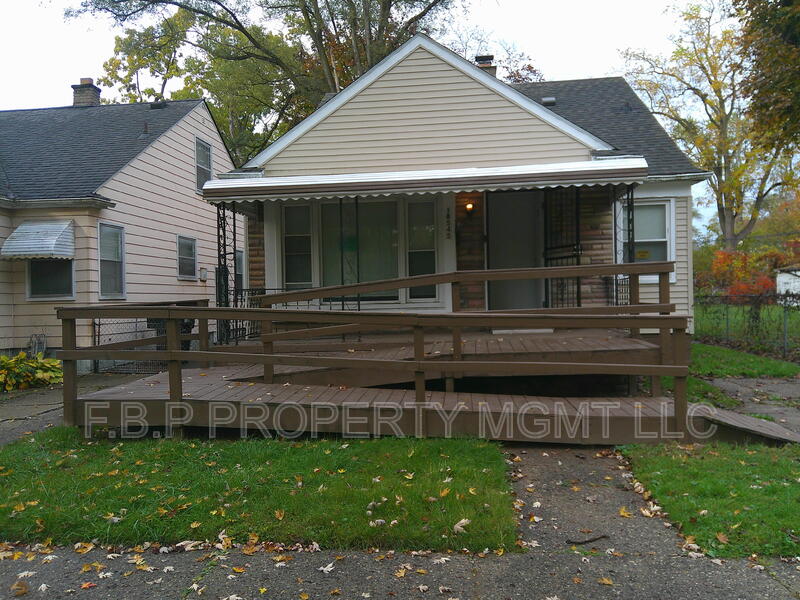 Detroit House: 18545 Riverview St