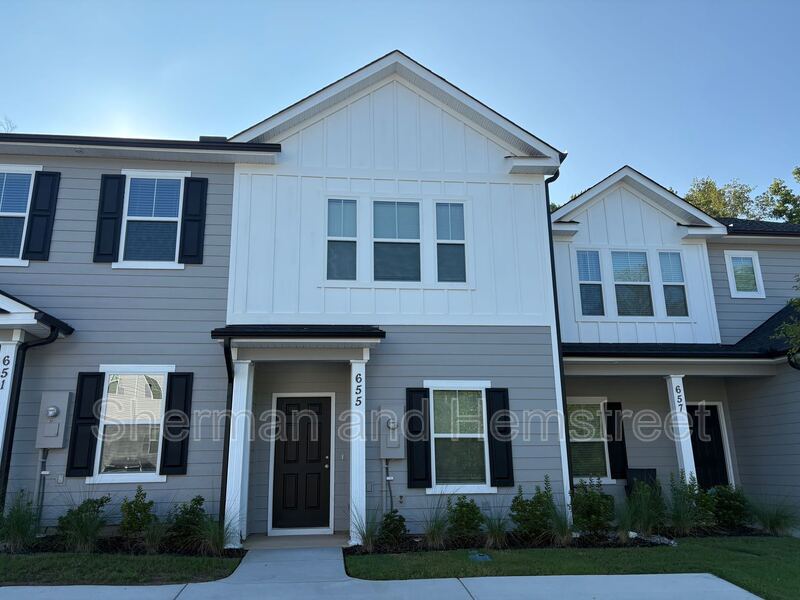 North Augusta House: 655 Caroline Court