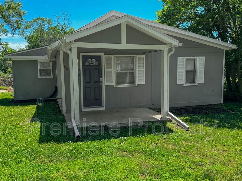 Independence House: 807 S Savage St