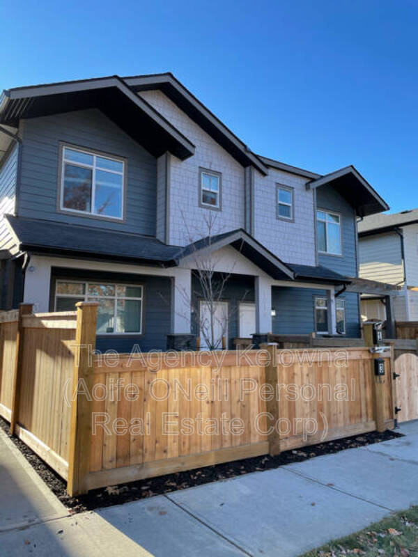 Kelowna Townhome: 1025 Stockwell Ave