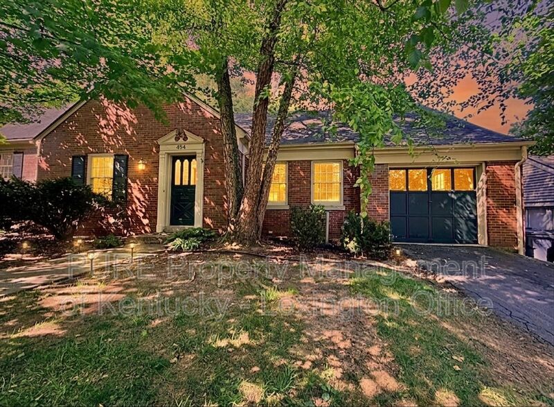 Lexington House: 484 Hart Rd