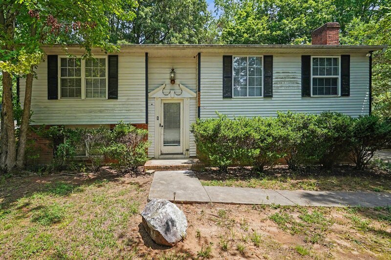 Charlotte House: 6201 Turtle Neck Ln
