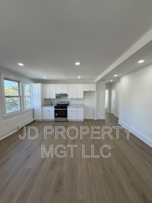 RIDGEFIELD Condo: 21 VAN COURTLAND PLACE - 2