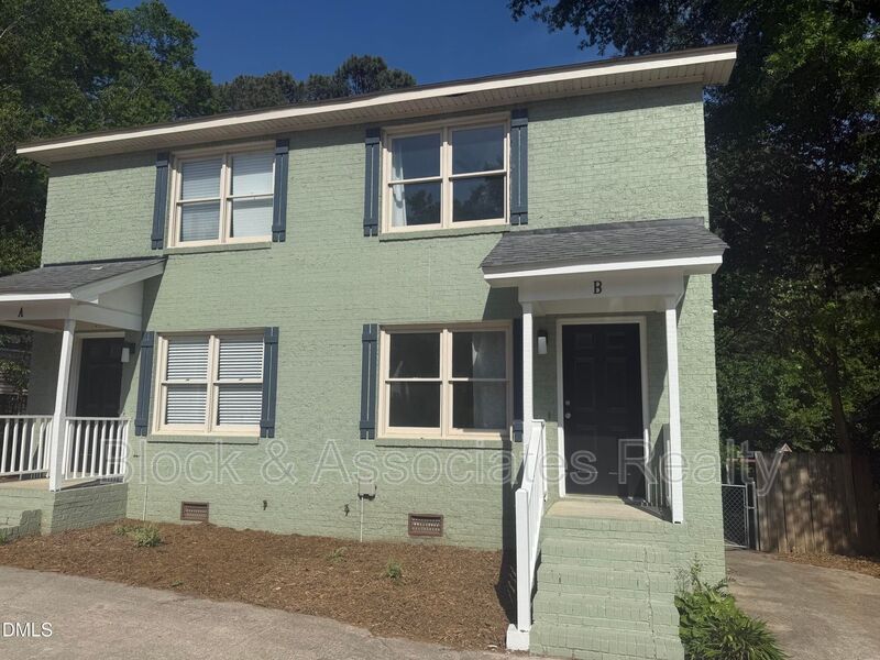 Raleigh House: 333 Jones Franklin Rd