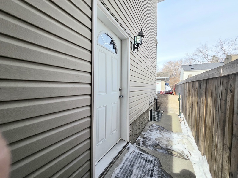 Edmonton Condo: 7542 80 Ave NW