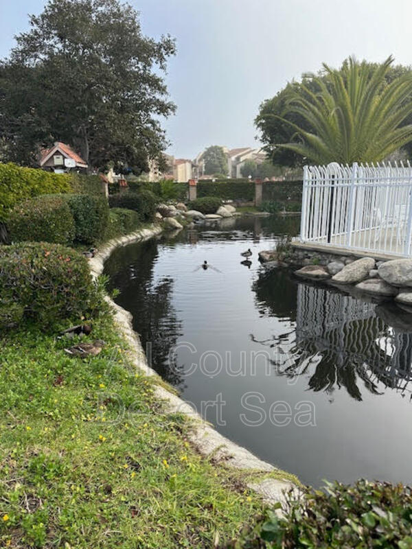 Huntington Beach Condo: 16542 Blackbeard Ln
