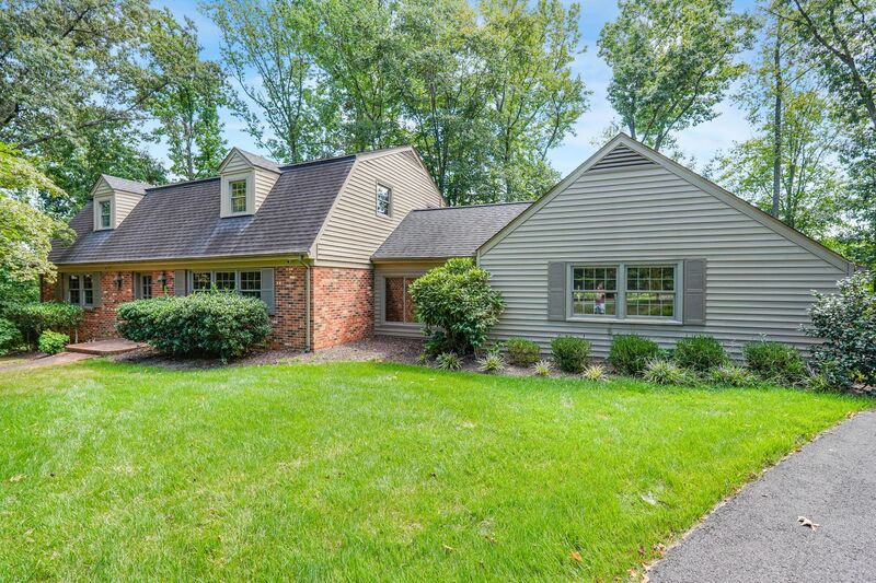 Fredericksburg House: 5 Delahay Dr