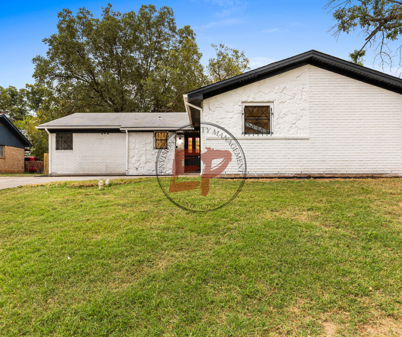 Waco House: 401 Carver Avenue