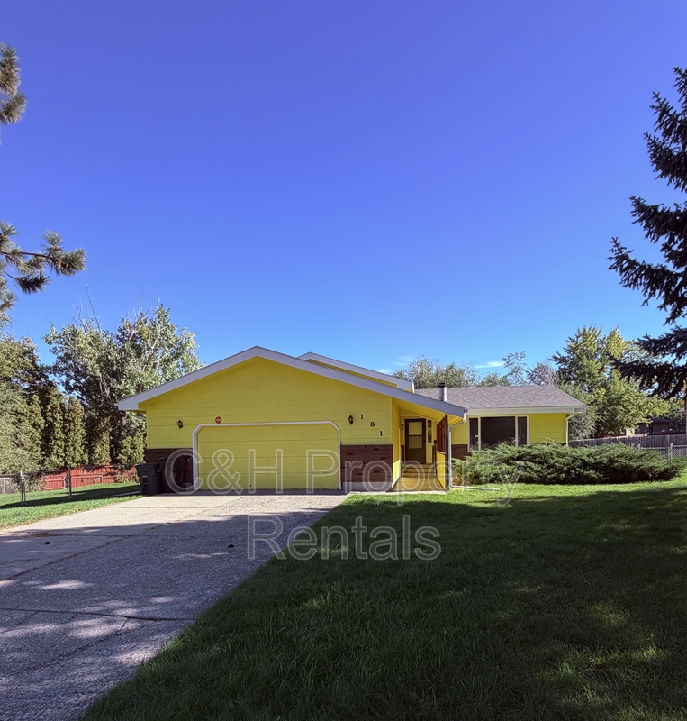 Billings House: 181 Erickson Court East