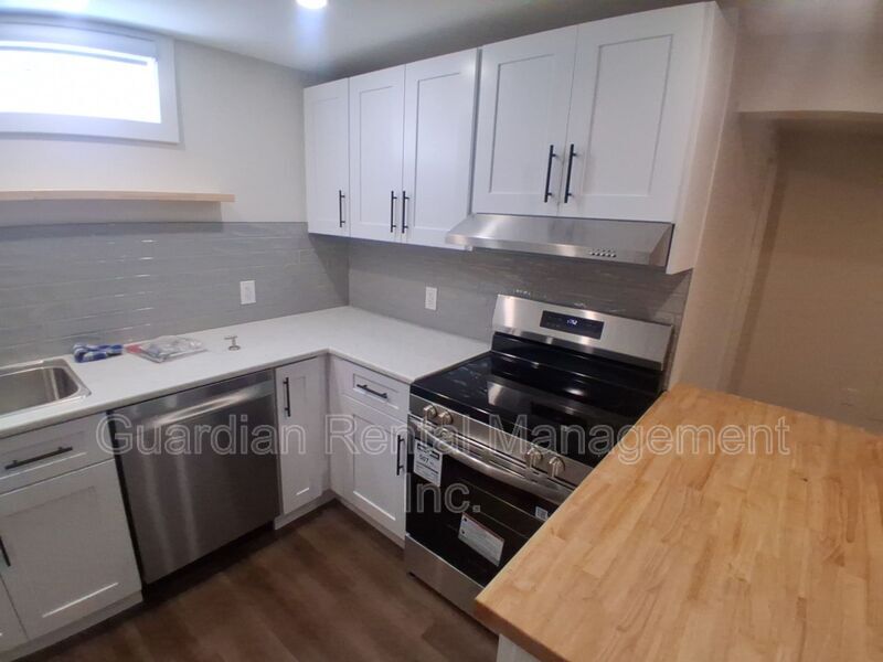 Thunder Bay Condo: 182 Seneca Cres