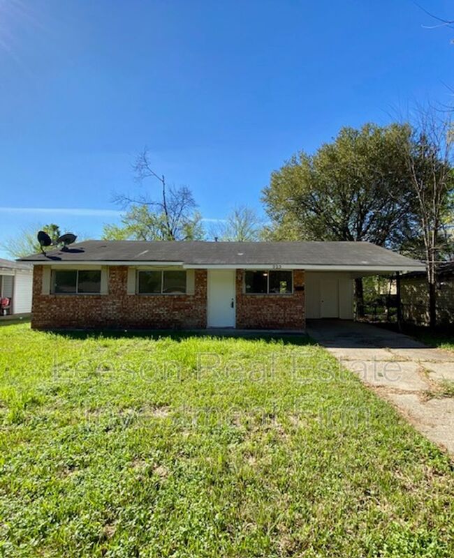 Shreveport House: 323 W 83rd St.