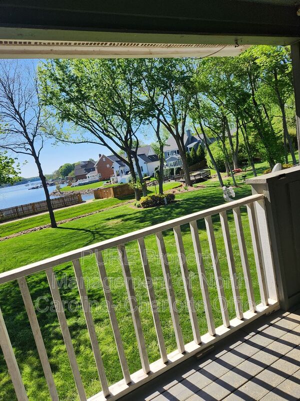 Cornelius Condo: 7510 Woods Lane