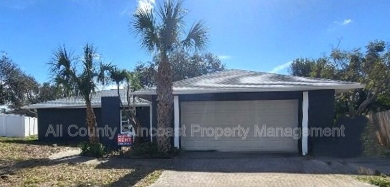 Palm Harbor House: 648 16th Ln
