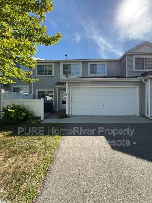 Eden Prairie Townhome: 8997 Scarlet Globe Dr