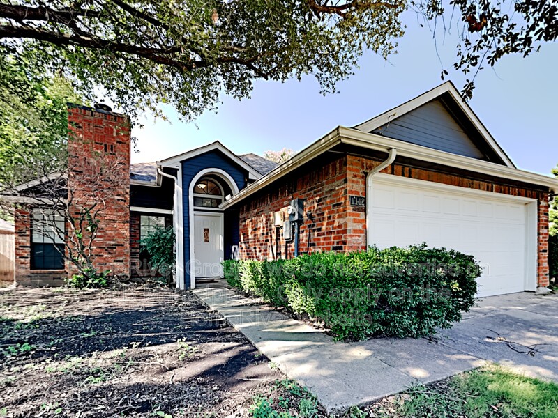 Plano House: 1112 Kit Ln