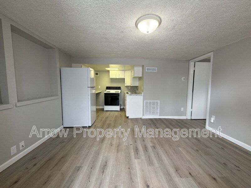 Lincoln Condo: 2840 Starr Street