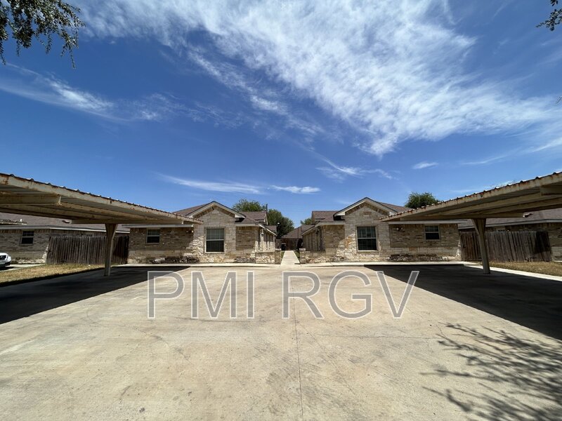 Pharr Condo: 206 W Albatross Ave