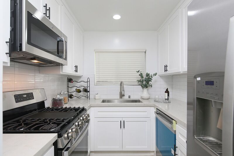 Glendale House: 655 Ivy Street