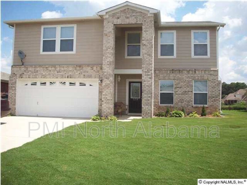 Madison House: 379 Jasmine Drive