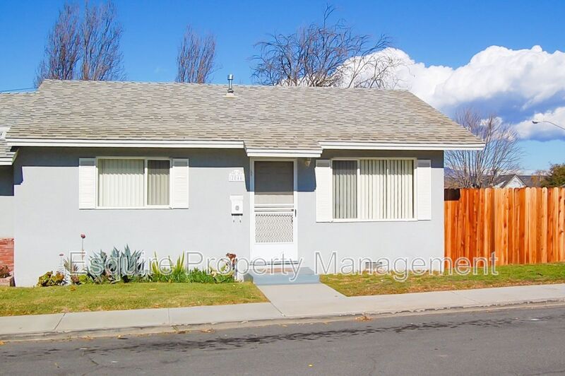 CAMARILLO House: 2044 CHAPEL DRIVE