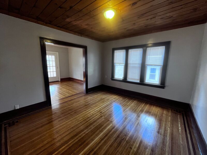 Rochester Condo: 16-18 Hillendale St