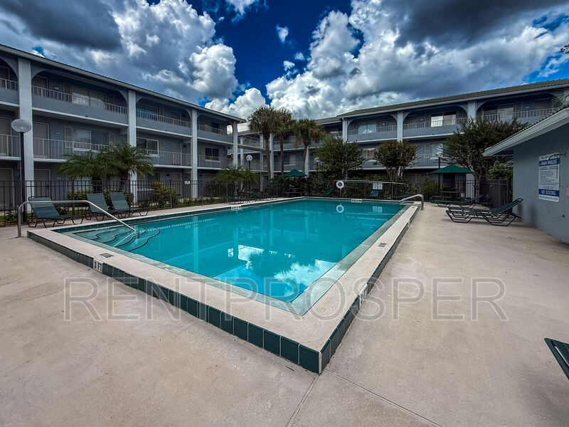 Altamonte Springs Condo: 121 Oyster Bay Circle
