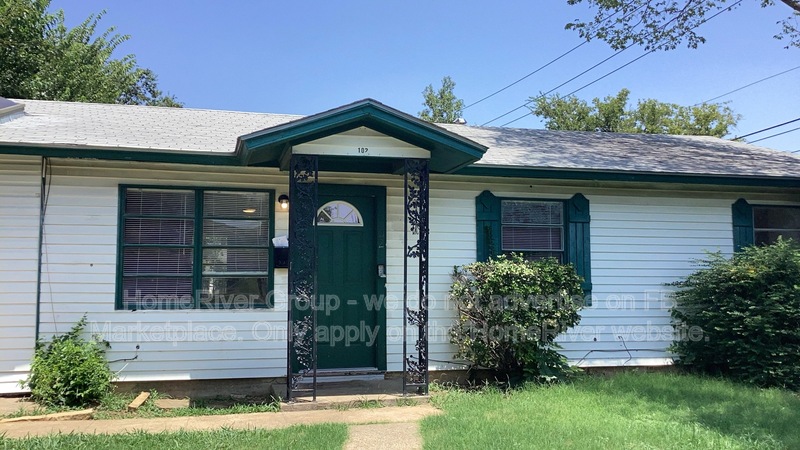Euless House: 102 Travis Dr