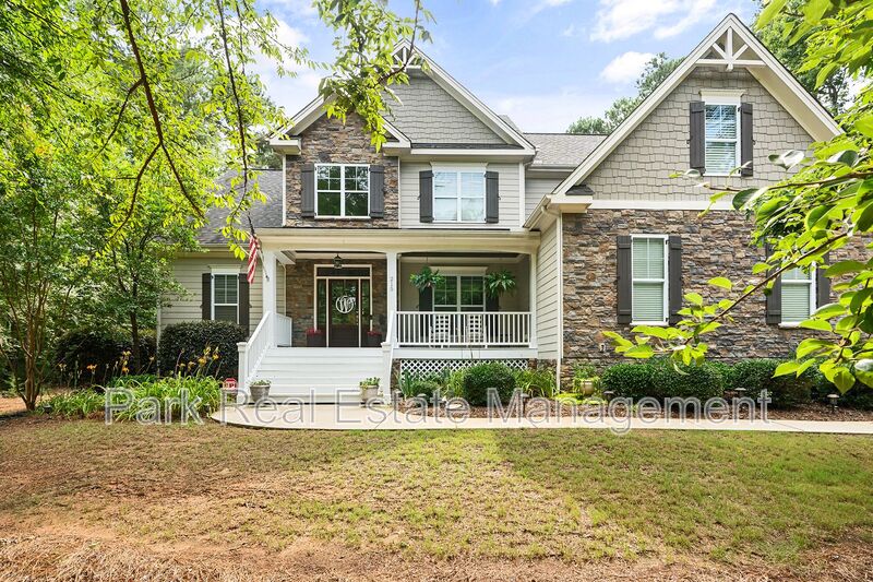 Pittsboro House: 215 Harrison Pond Drive