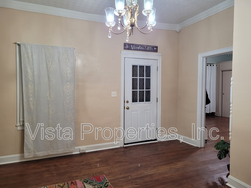 West Point House: 1121 Elm Street