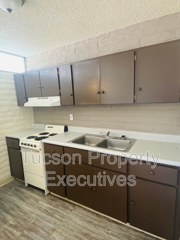 Tucson Condo: 20 North Leonora Avenue #213
