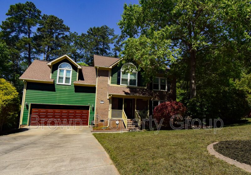 Fayetteville House: 4551 Rustic Haven Dr