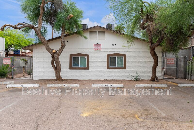 Phoenix House: 1429 E Fillmore St