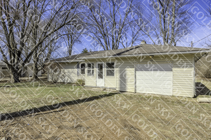 Muncie House: 5900 West River Road