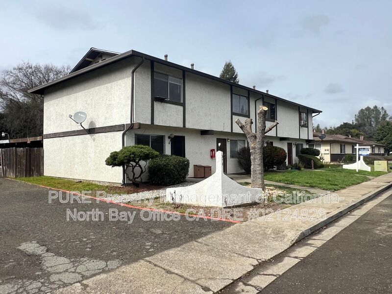 Ukiah Townhome: 370 El Rio Ct