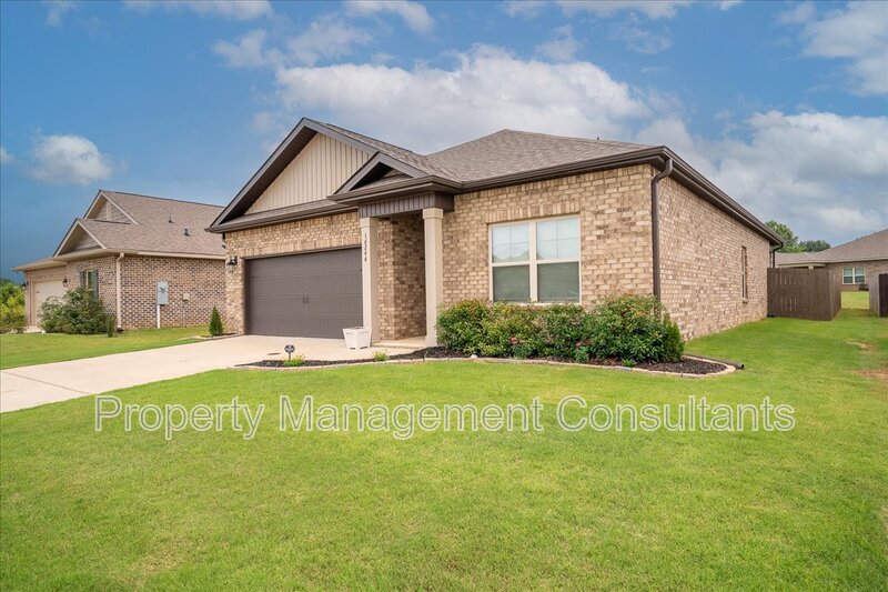 Athens House: 16246 Water Mill Road