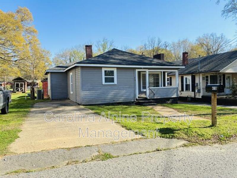 Shelby House: 410 Carolina Ave