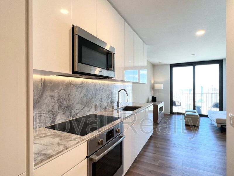 Honolulu Condo: 987 Queen St