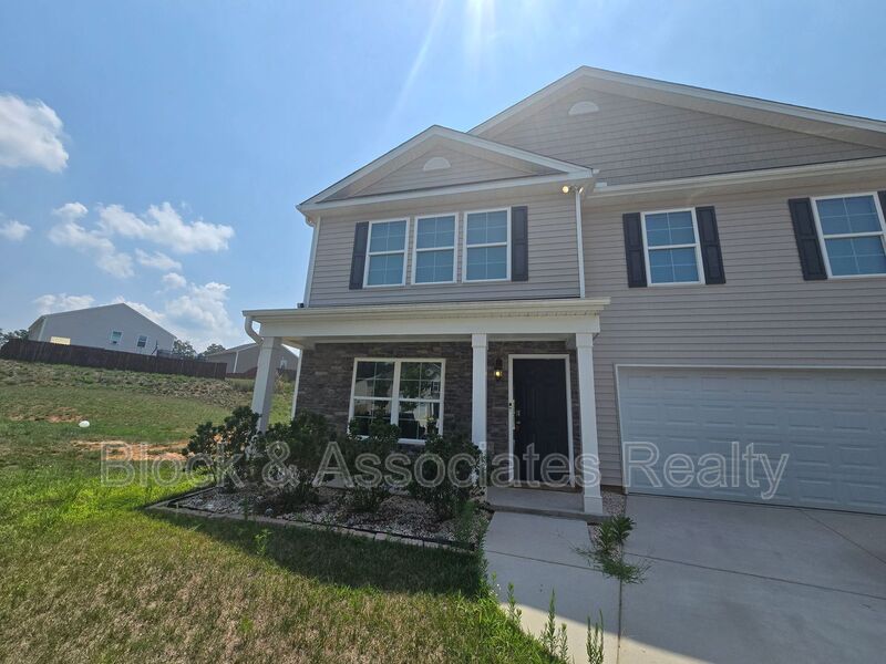 Greensboro House: 310 Beresford Way